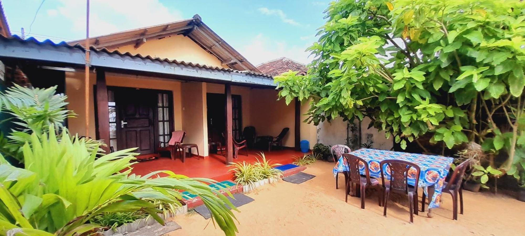 Luna Beach Home & Cabanas Galle Exteriör bild